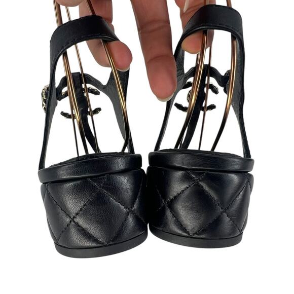 Chanel Lambskin Chain Interlocking CC Logo Thong Sandals in Black - Picture 11 of 16